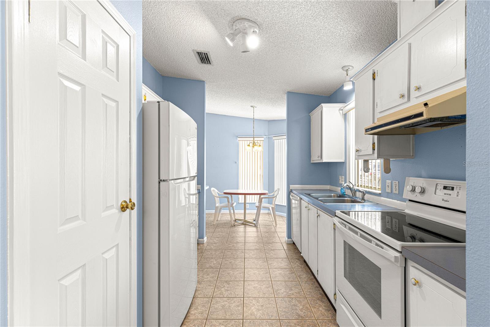Image 16 of 54 For 729 Agua Way