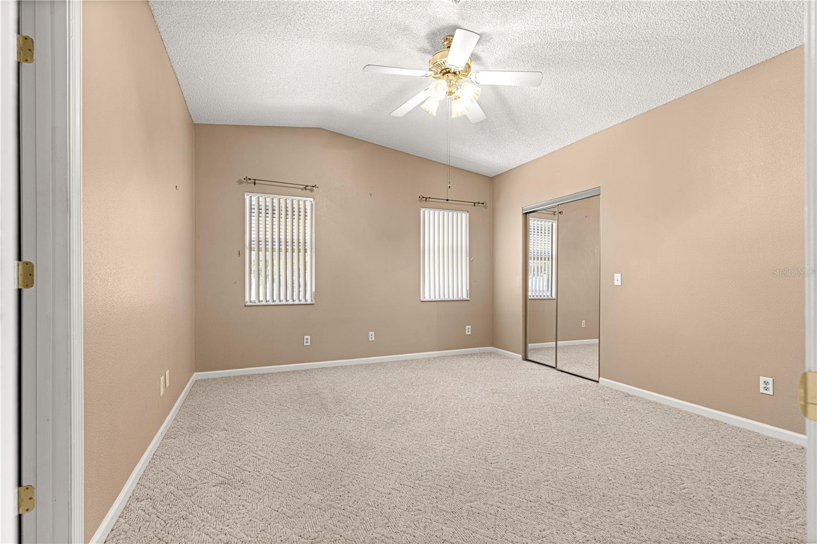 Image 19 of 54 For 729 Agua Way