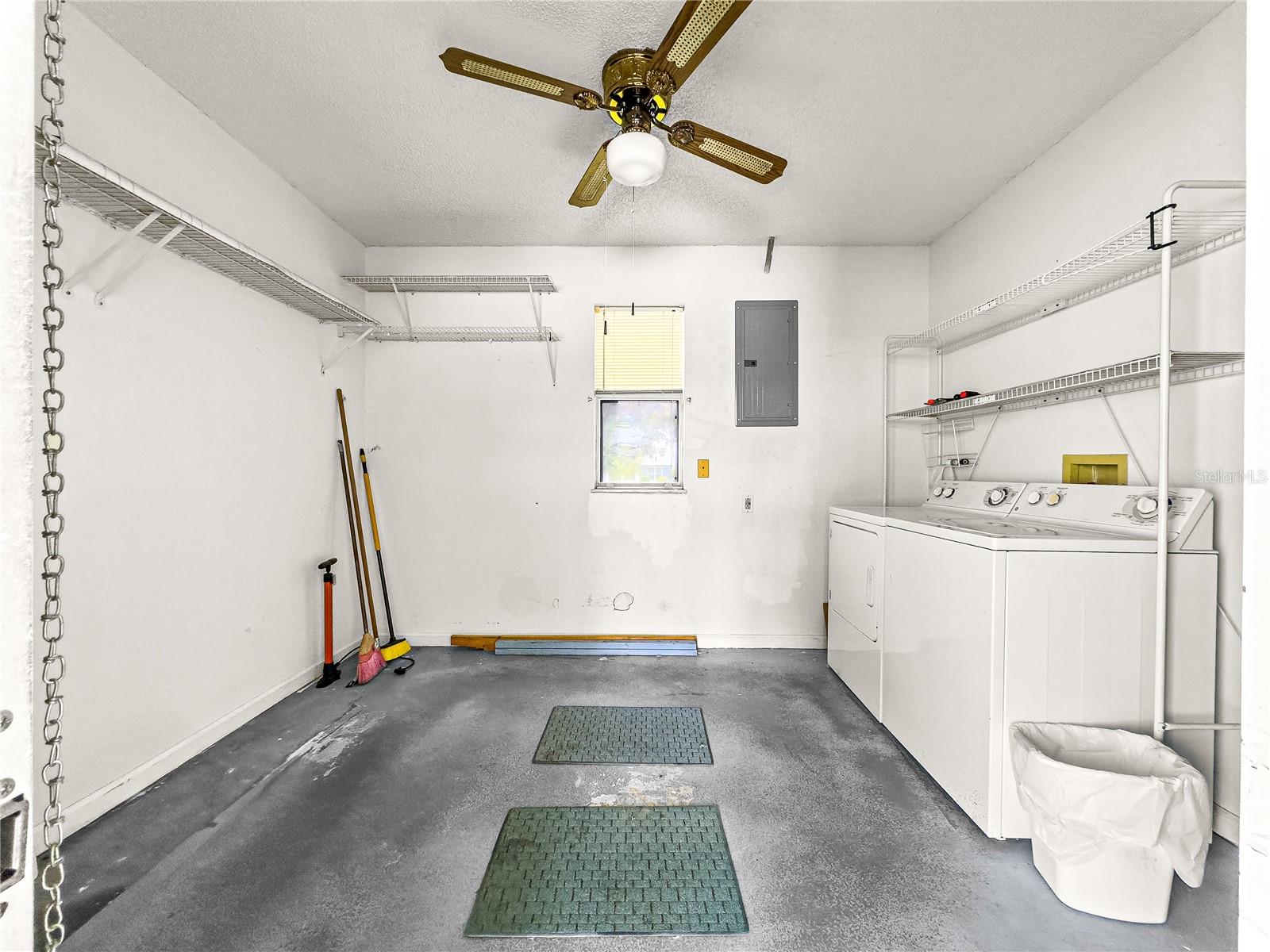 Image 29 of 54 For 729 Agua Way