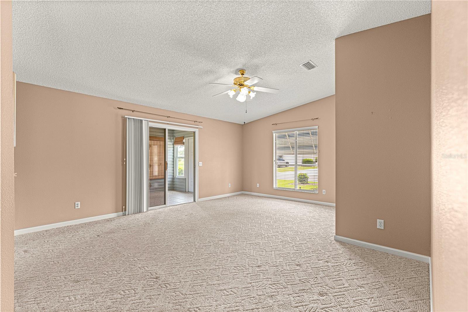 Image 5 of 54 For 729 Agua Way