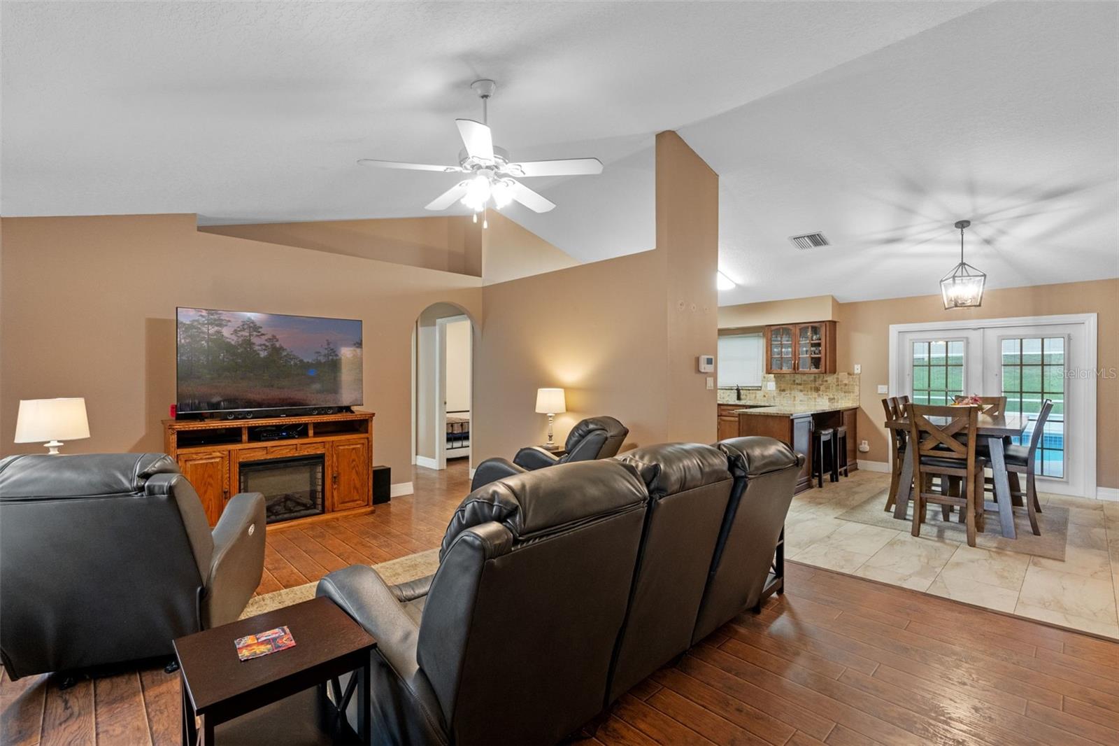 Image 2 of 22 For 815 Forestwood Drive