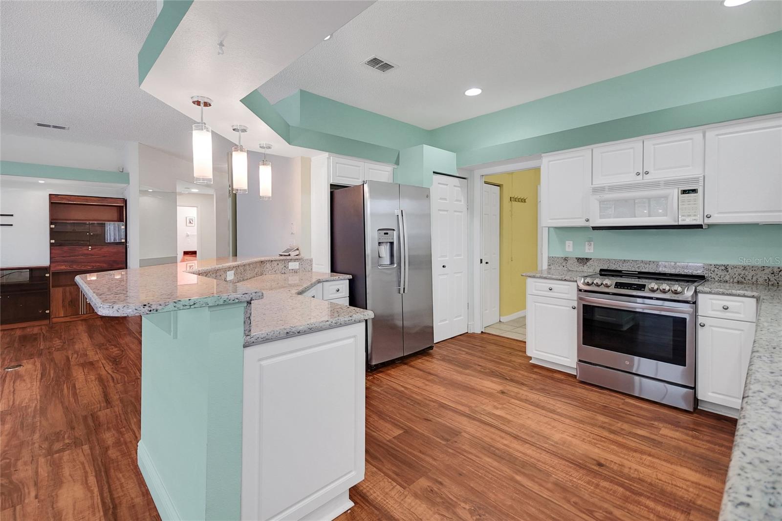 Image 16 of 54 For 32948 Rambling Oaks Court