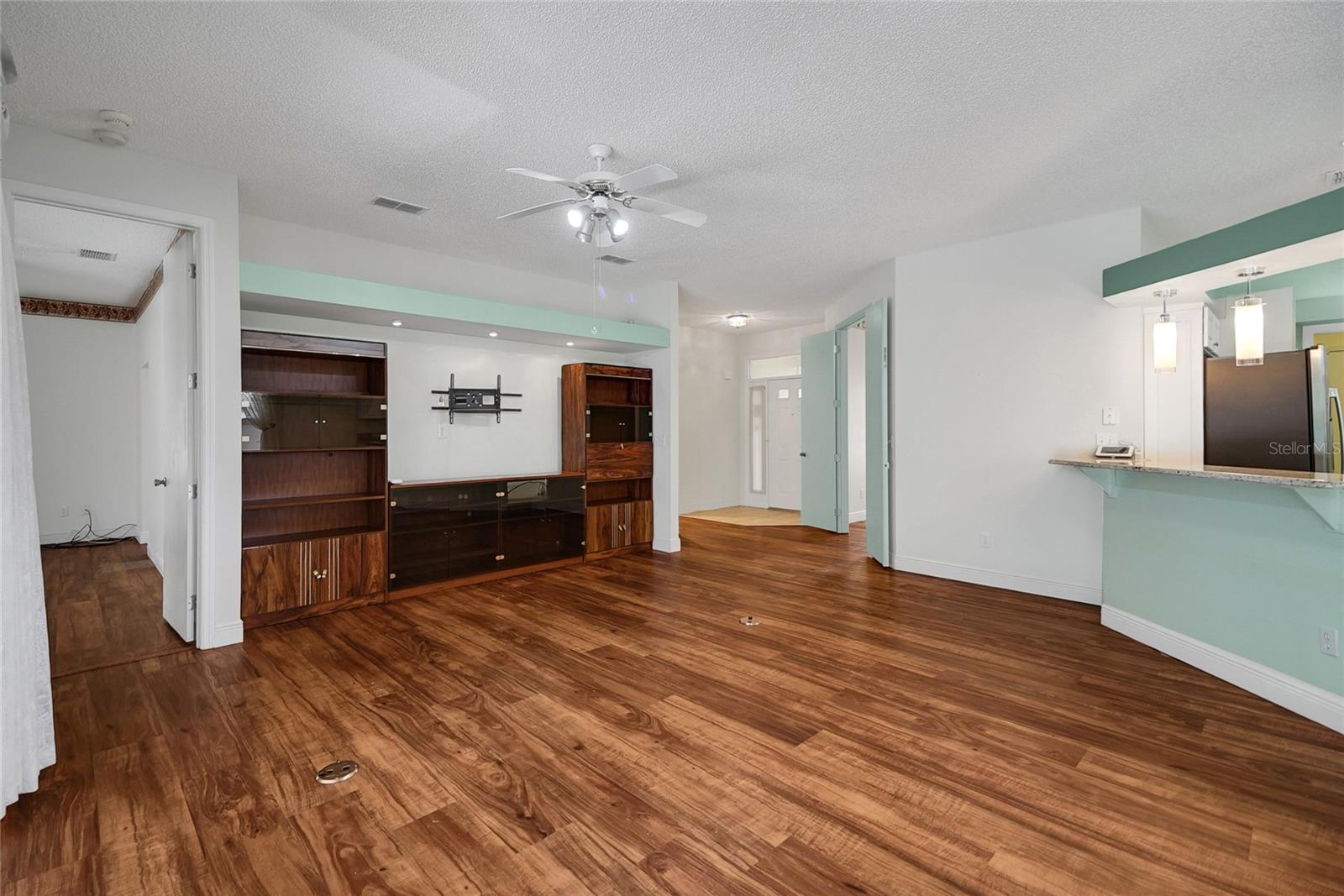 Image 33 of 54 For 32948 Rambling Oaks Court