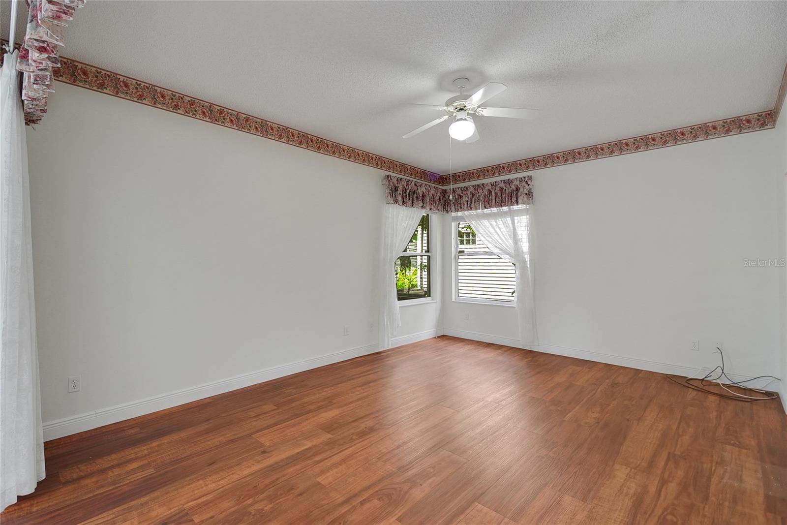 Image 34 of 54 For 32948 Rambling Oaks Court