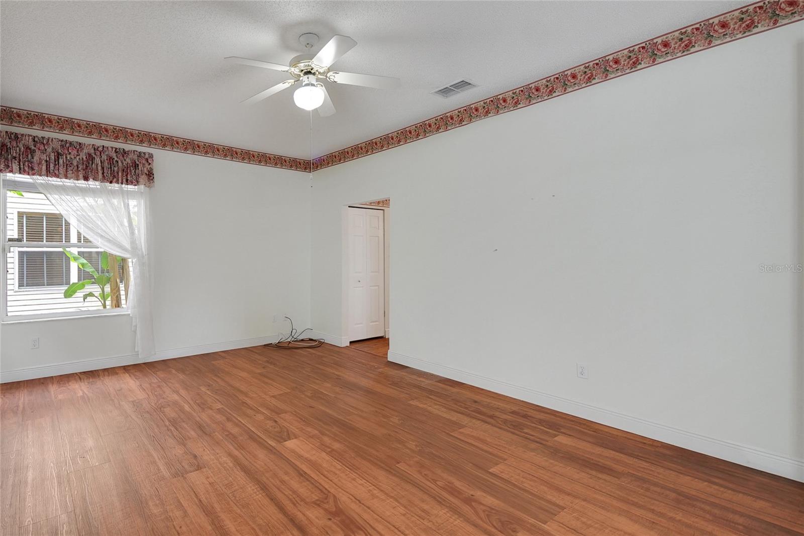Image 36 of 54 For 32948 Rambling Oaks Court