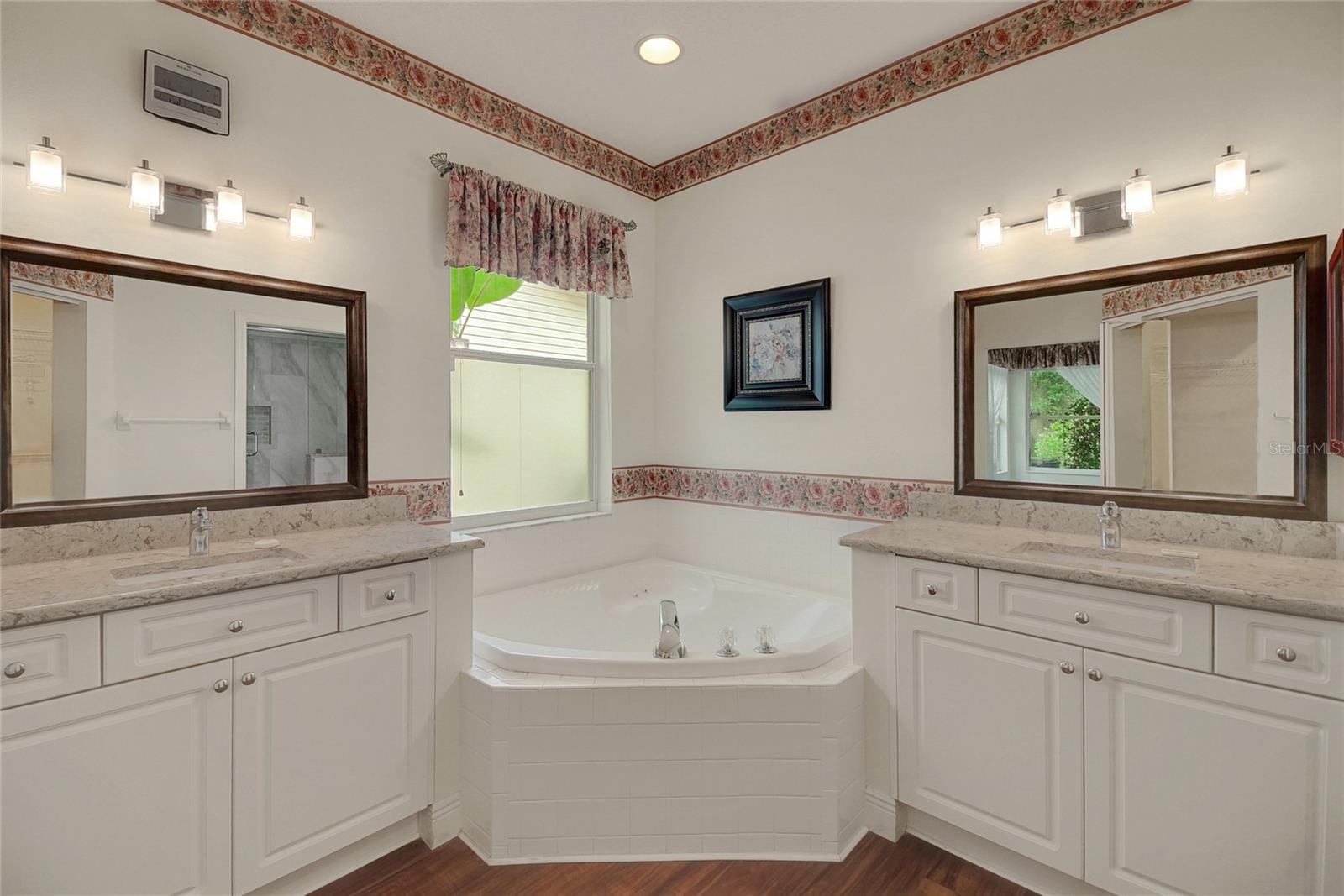 Image 38 of 54 For 32948 Rambling Oaks Court