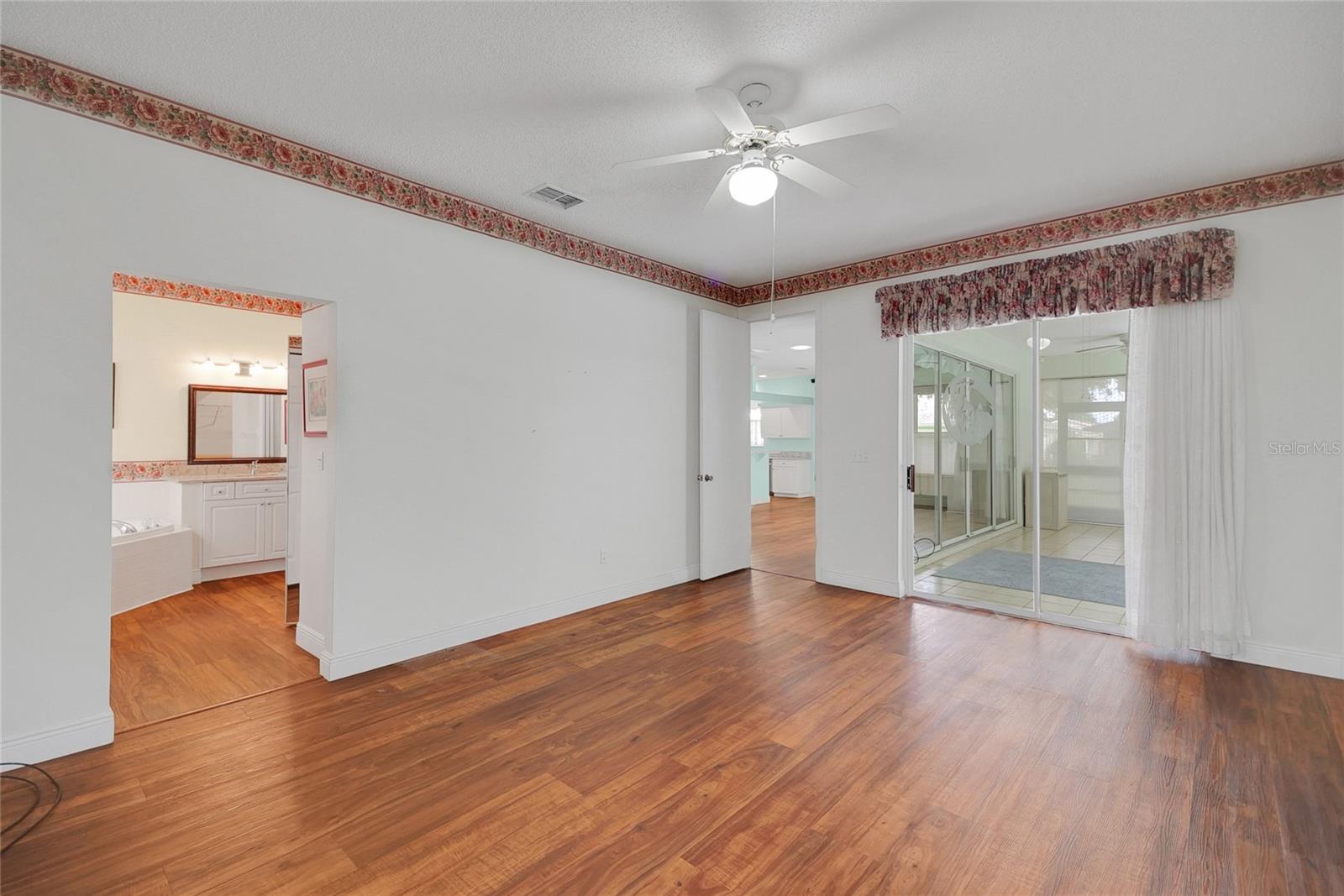 Image 42 of 54 For 32948 Rambling Oaks Court