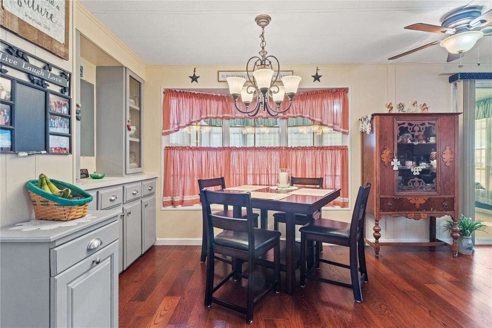 Image 17 of 35 For 15408 Brookridge Boulevard