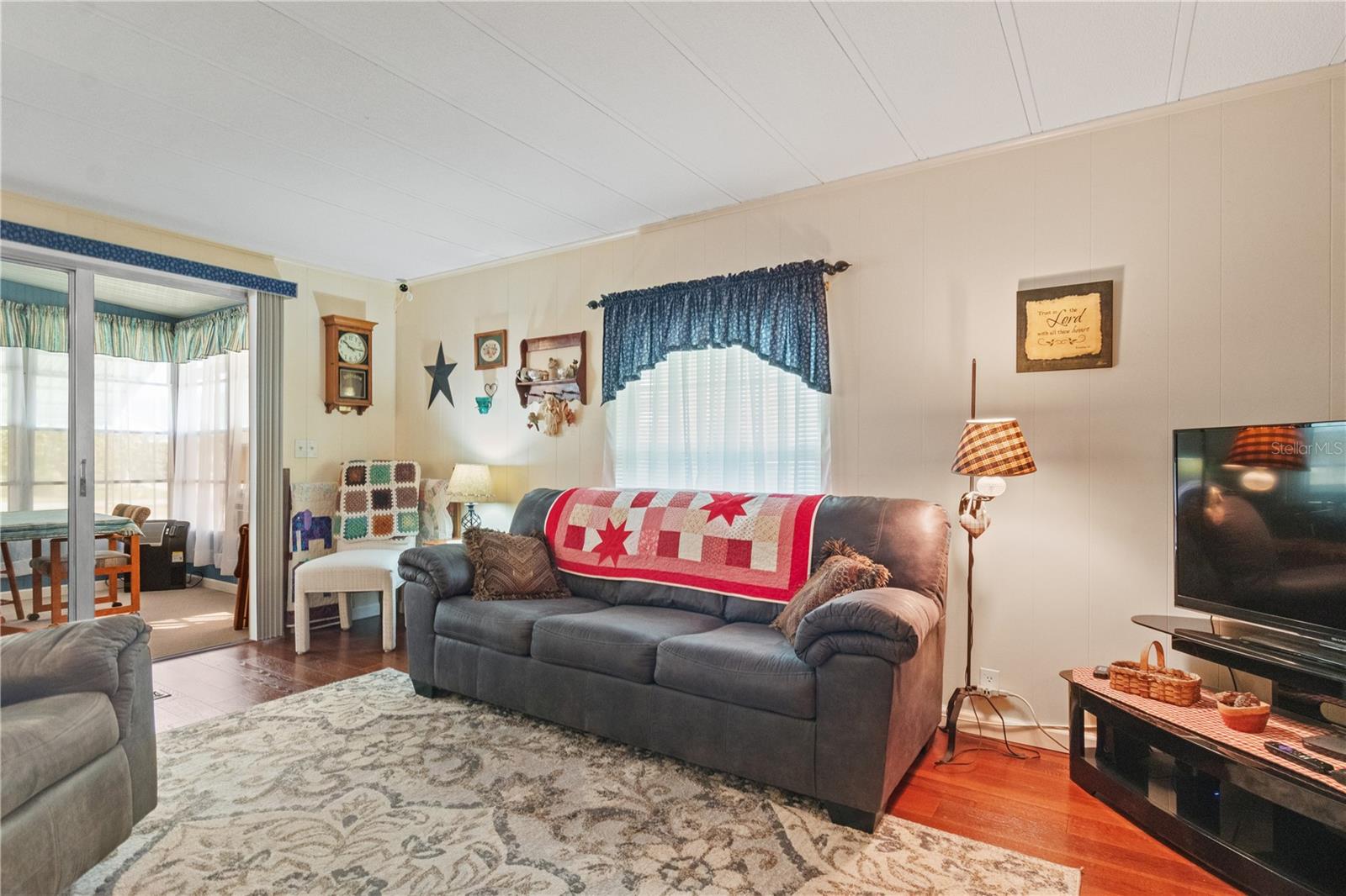 Image 19 of 35 For 15408 Brookridge Boulevard