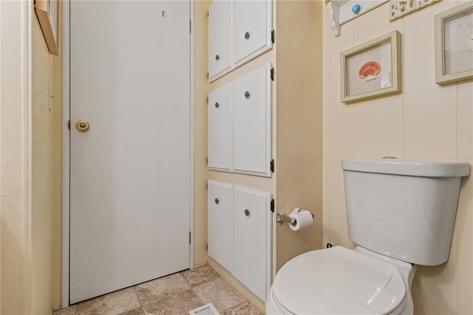 Image 23 of 35 For 15408 Brookridge Boulevard
