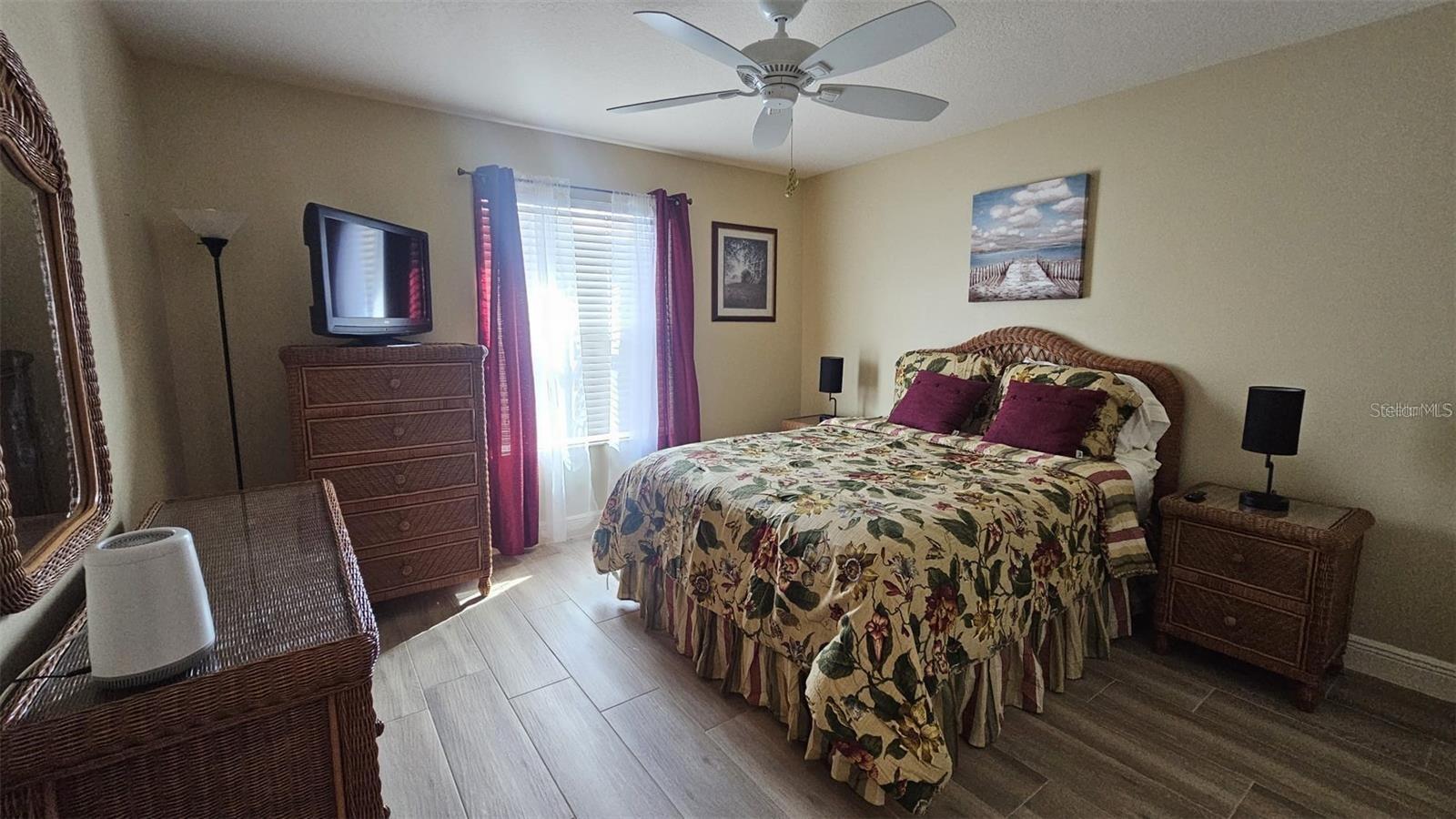 Image 14 of 21 For 2552 Red Cedar Lane