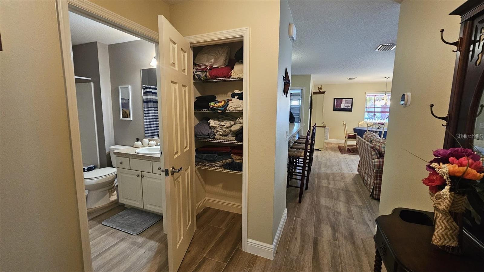 Image 17 of 21 For 2552 Red Cedar Lane