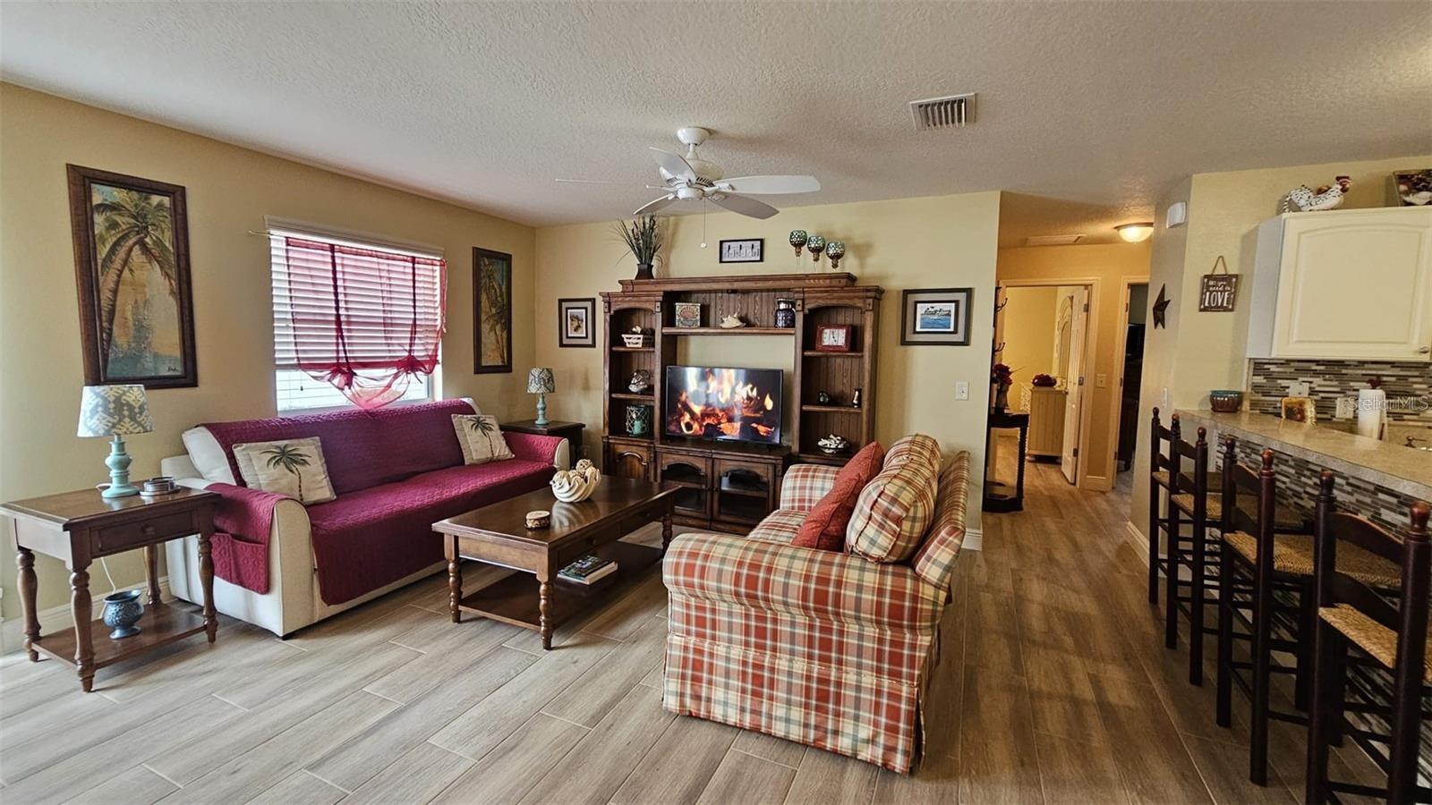 Image 6 of 21 For 2552 Red Cedar Lane
