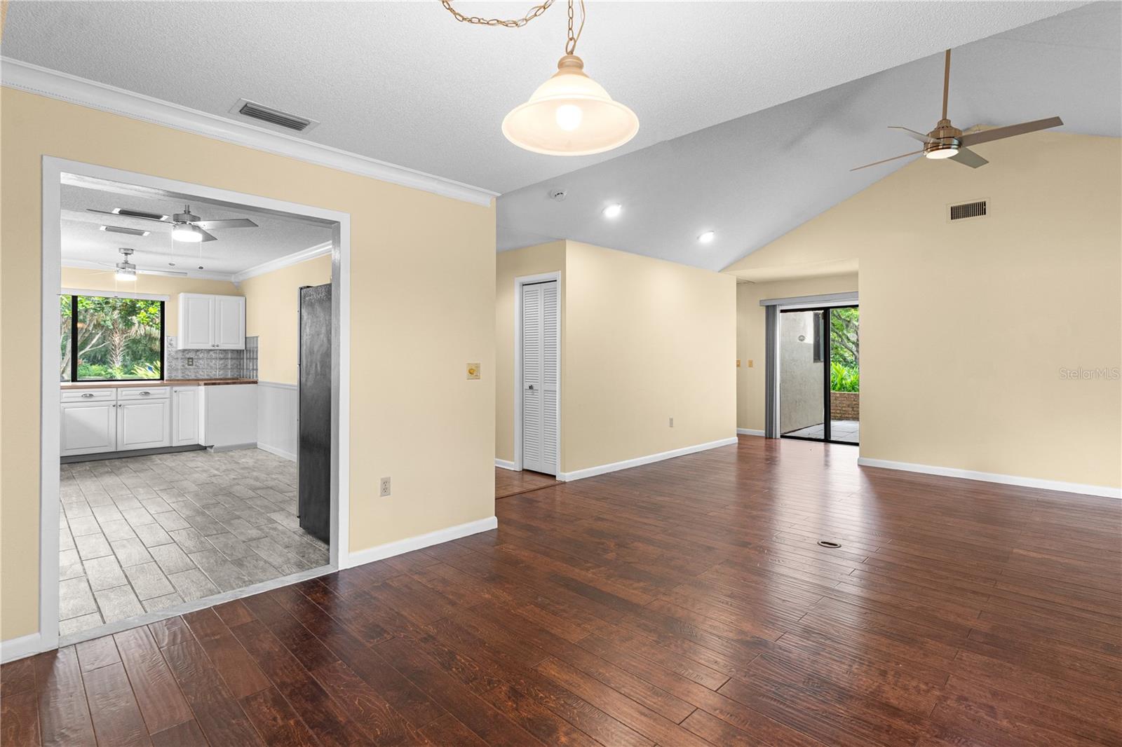 Image 10 of 53 For 112 Waterwood Drive