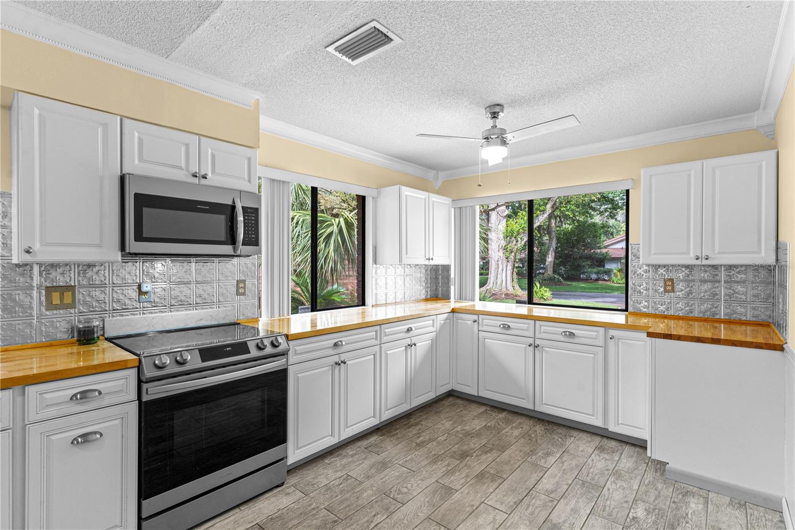 Image 11 of 53 For 112 Waterwood Drive