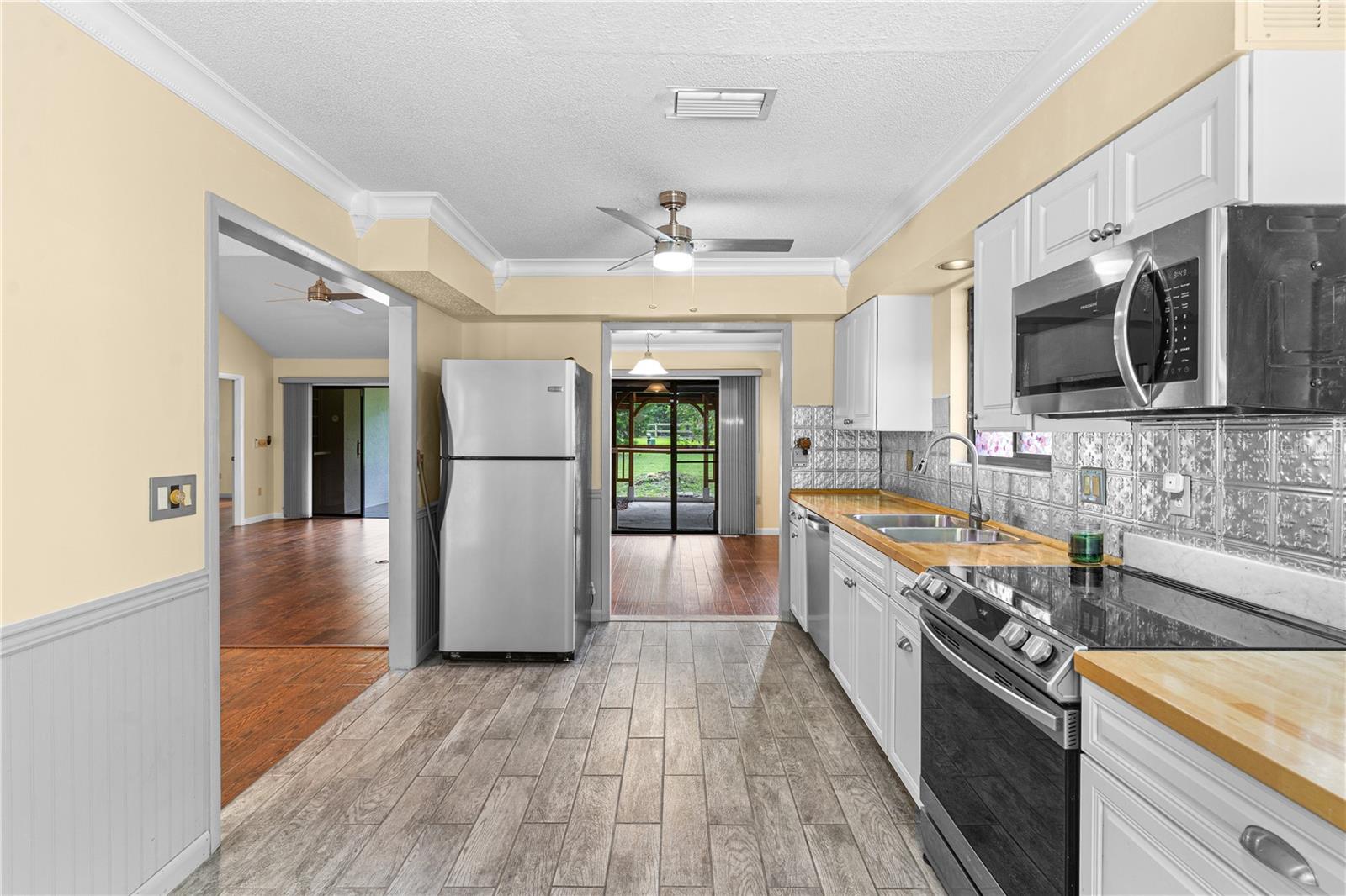 Image 13 of 53 For 112 Waterwood Drive