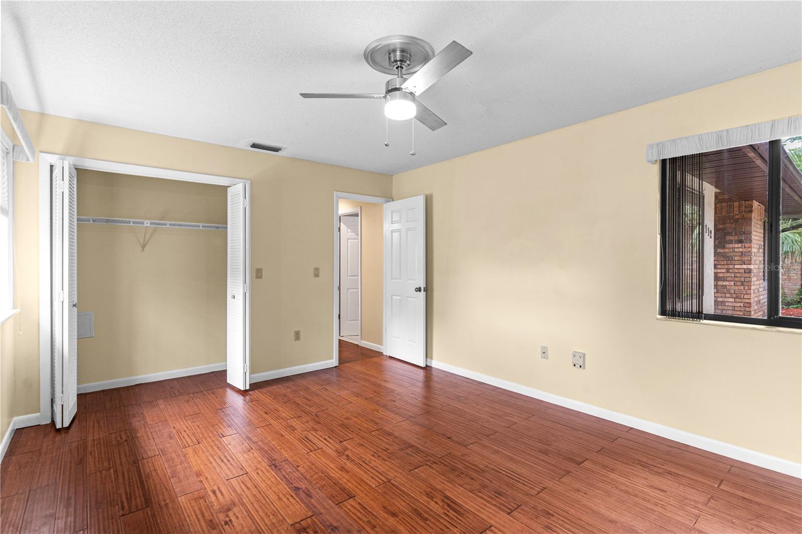 Image 23 of 53 For 112 Waterwood Drive