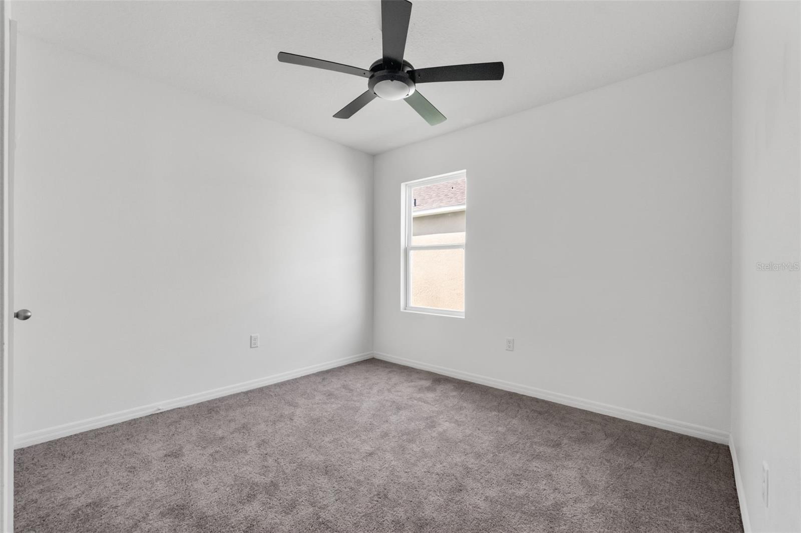 Image 18 of 47 For 424 Noble Avenue