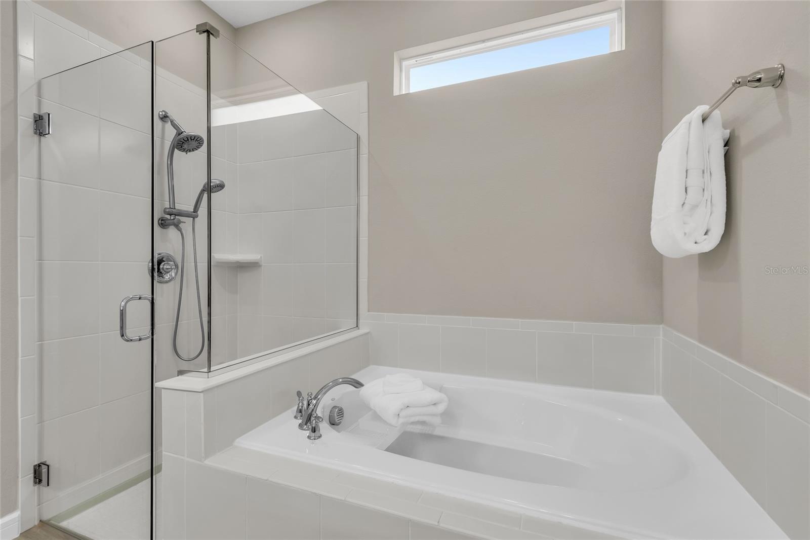 Image 13 of 43 For 15954 Winding Bluff Drive