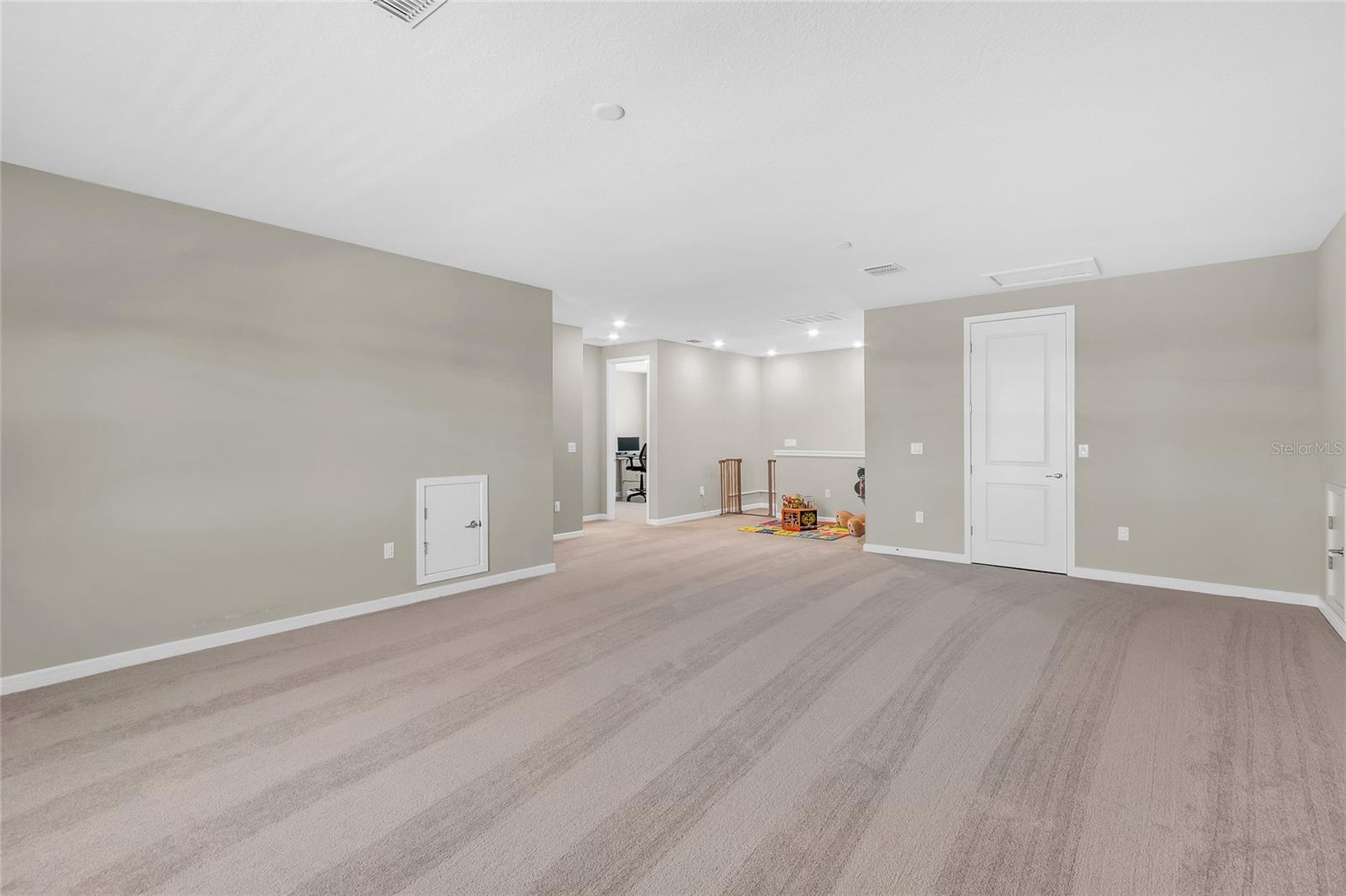 Image 23 of 43 For 15954 Winding Bluff Drive
