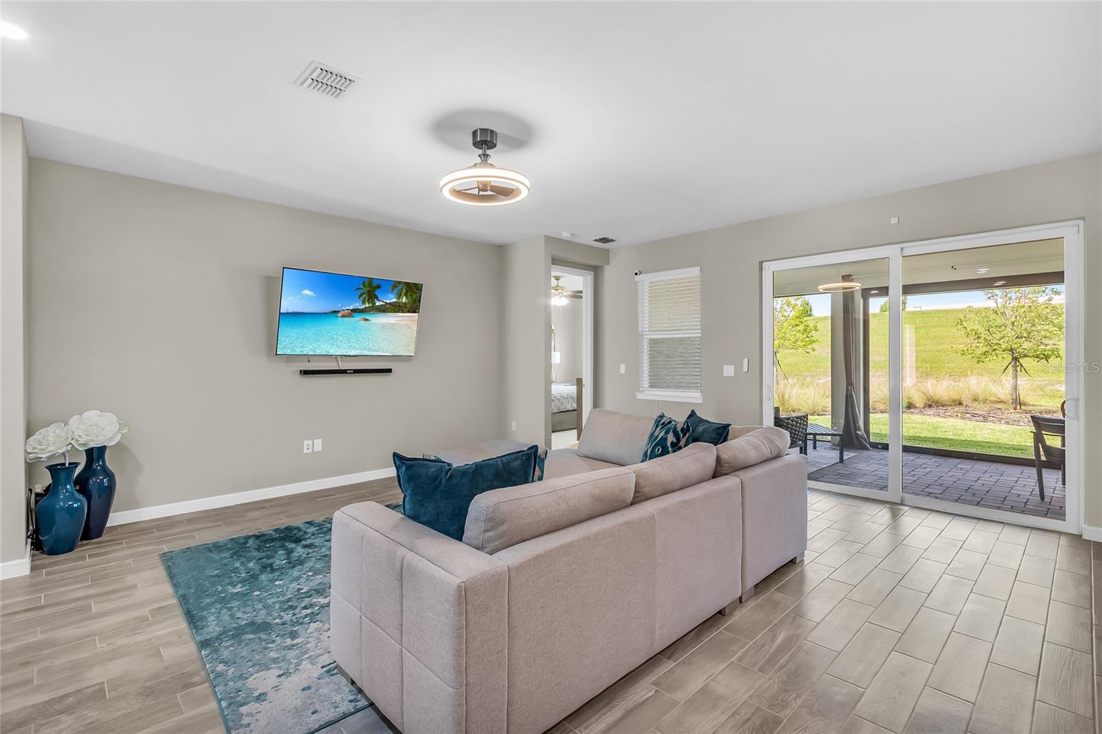 Image 7 of 43 For 15954 Winding Bluff Drive