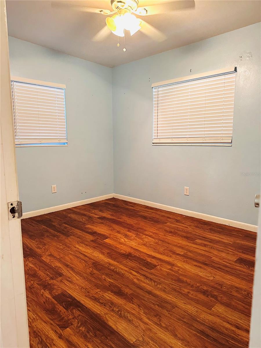 Image 14 of 32 For 679 Avenue Q Se
