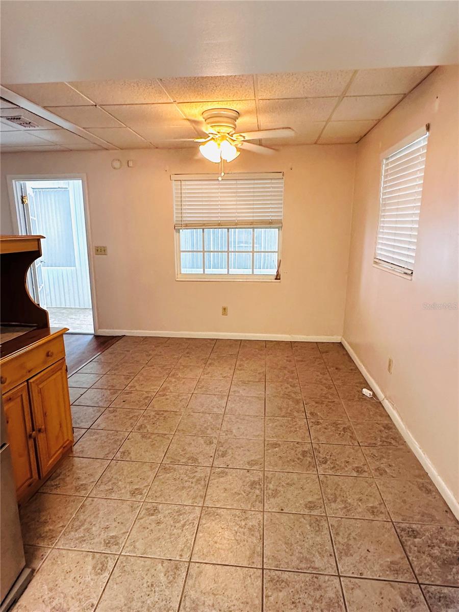 Image 8 of 32 For 679 Avenue Q Se