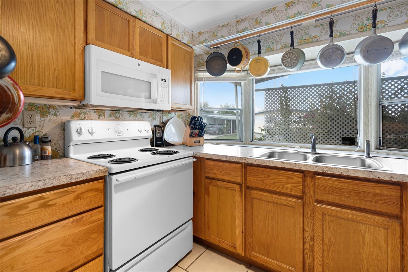 Image 11 of 48 For 6710 36th Avenue E 59