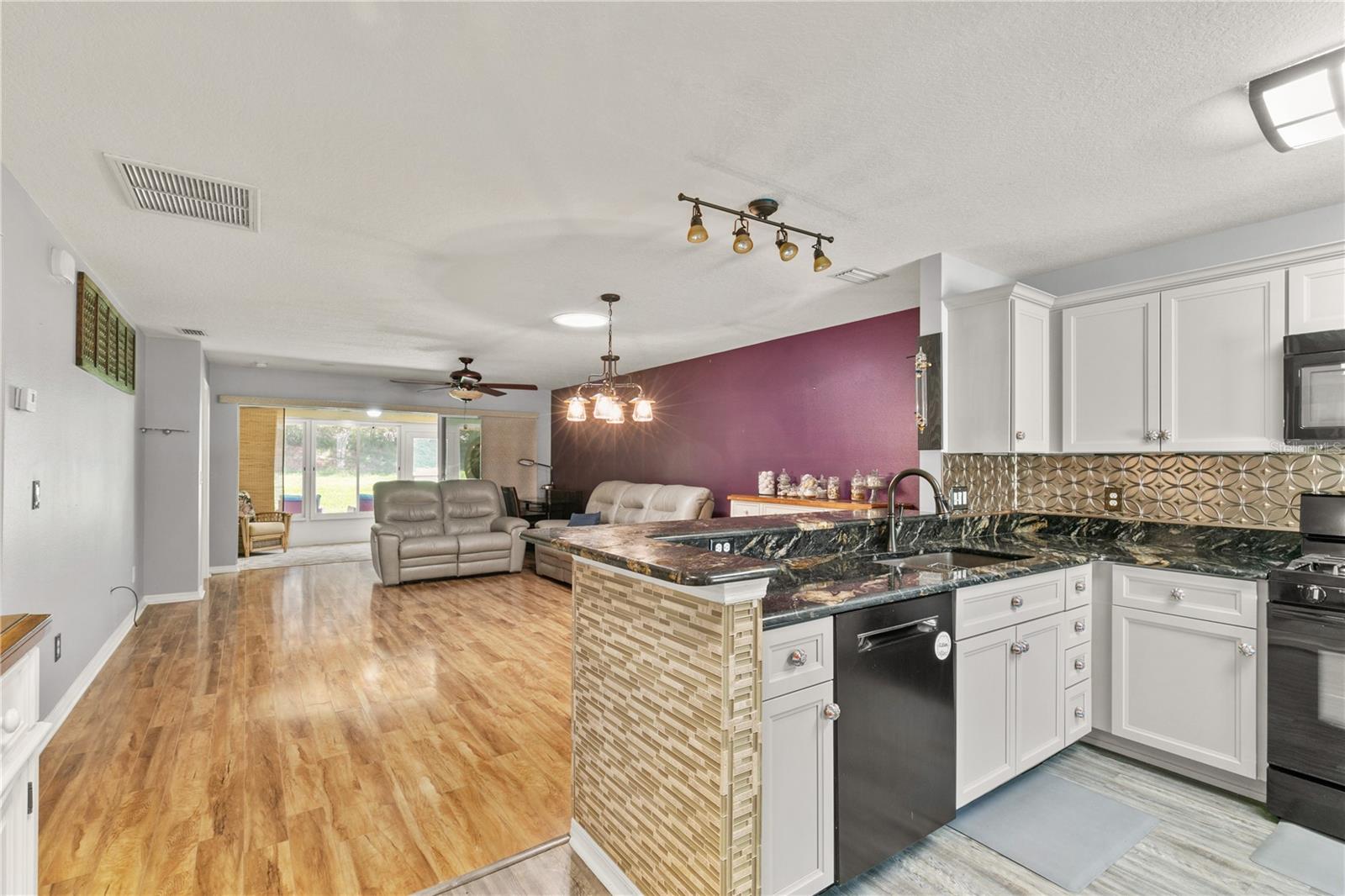 Image 12 of 39 For 26917 White Plains Way