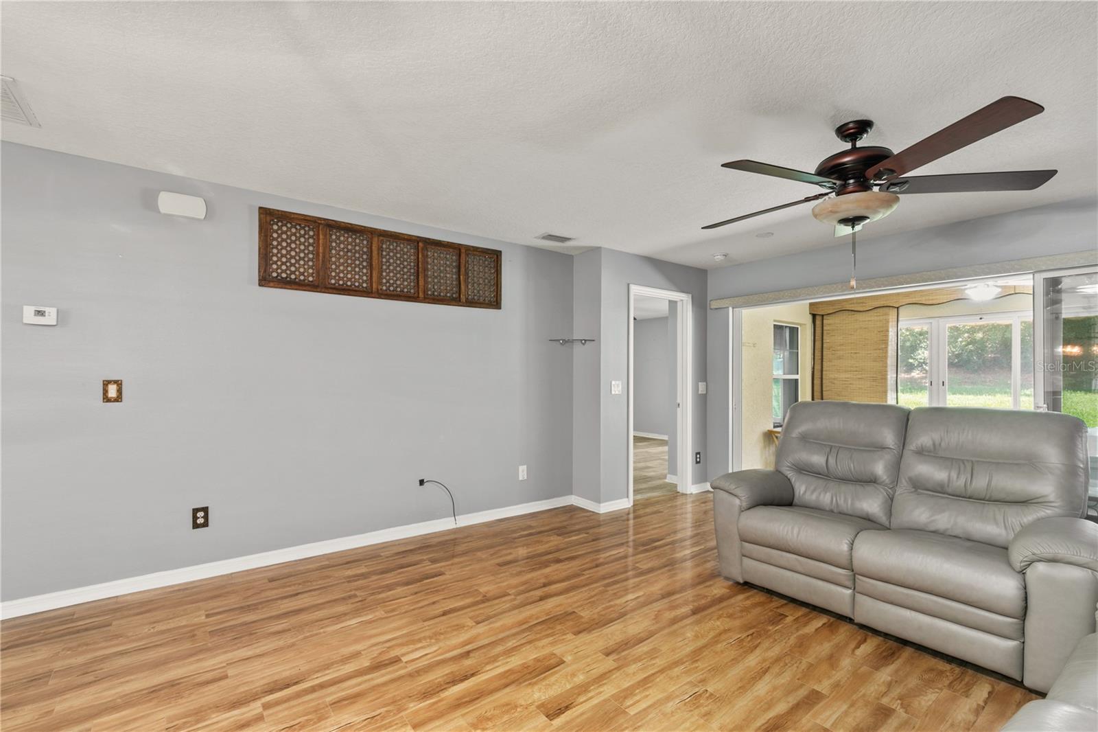 Image 14 of 39 For 26917 White Plains Way