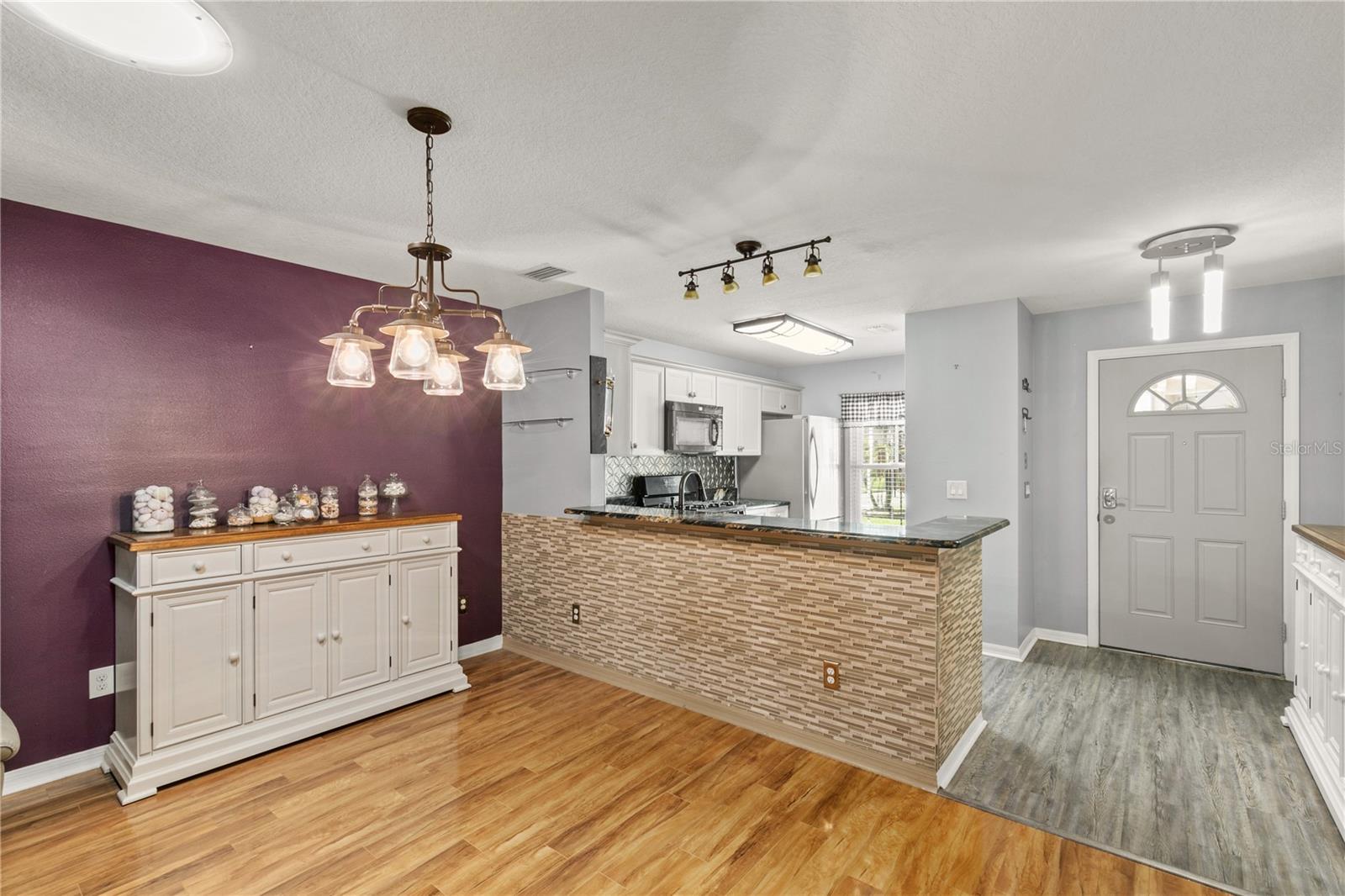 Image 5 of 39 For 26917 White Plains Way