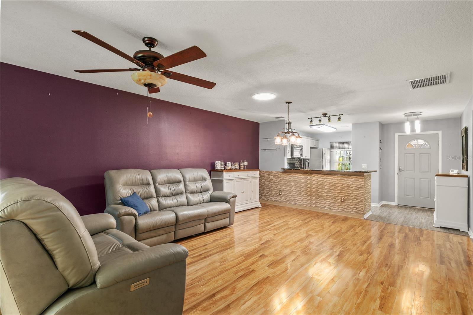 Image 6 of 39 For 26917 White Plains Way