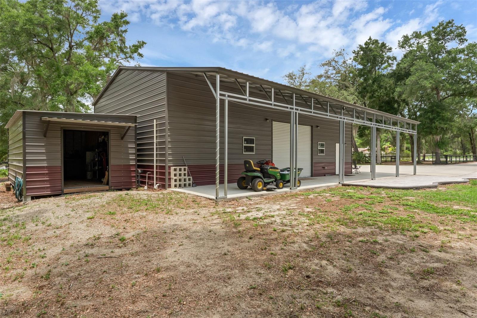 Image 3 of 55 For 4048 Lake Griffin Road