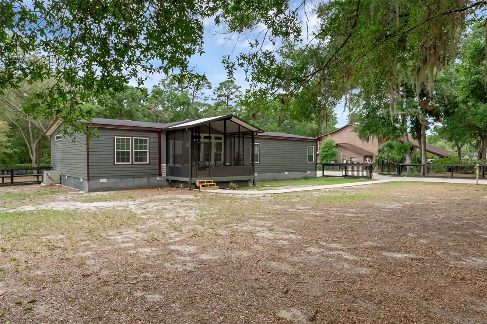 Image 31 of 55 For 4048 Lake Griffin Road