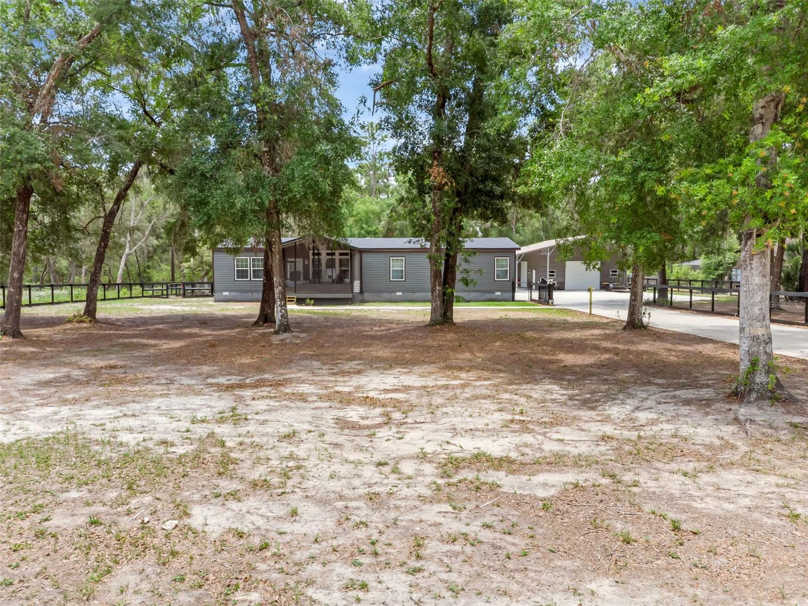 Image 43 of 55 For 4048 Lake Griffin Road