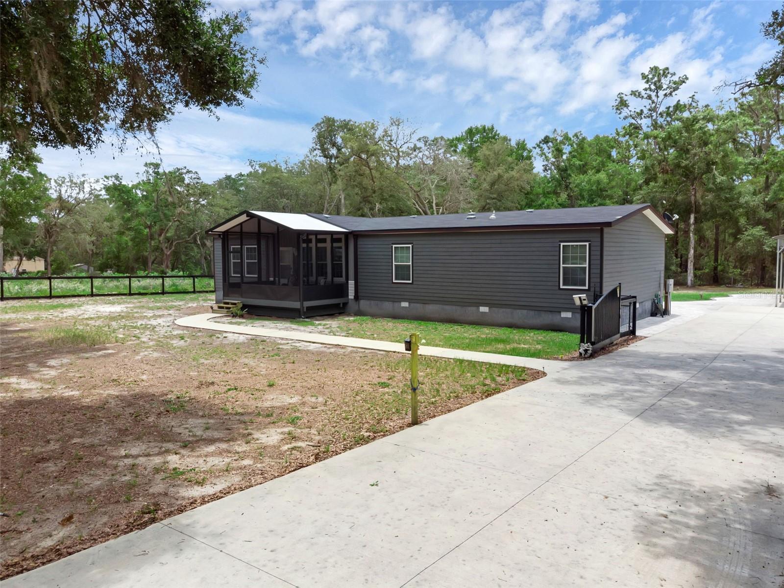 Image 51 of 55 For 4048 Lake Griffin Road
