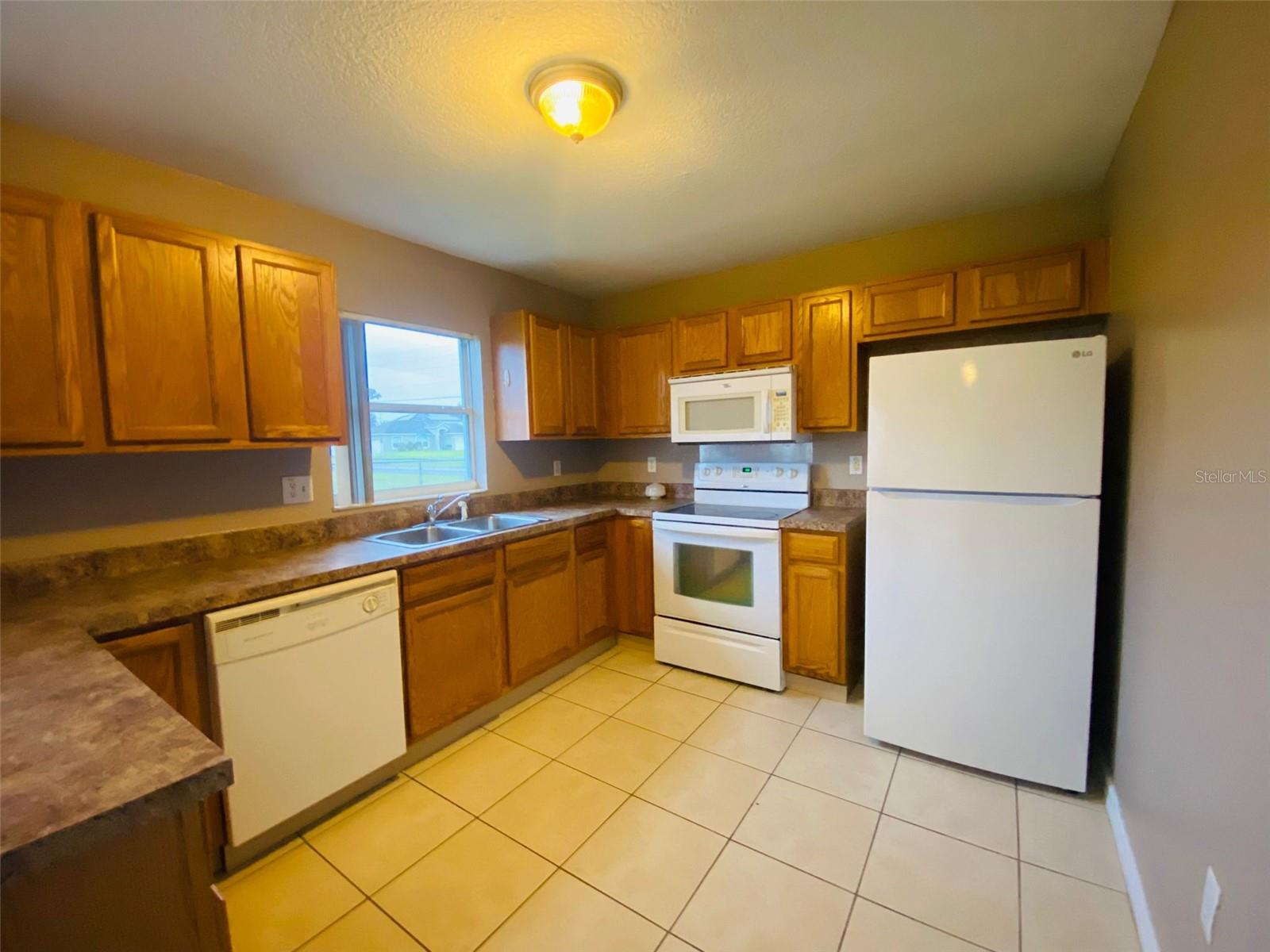 Image 10 of 32 For 502 Albatross Drive A