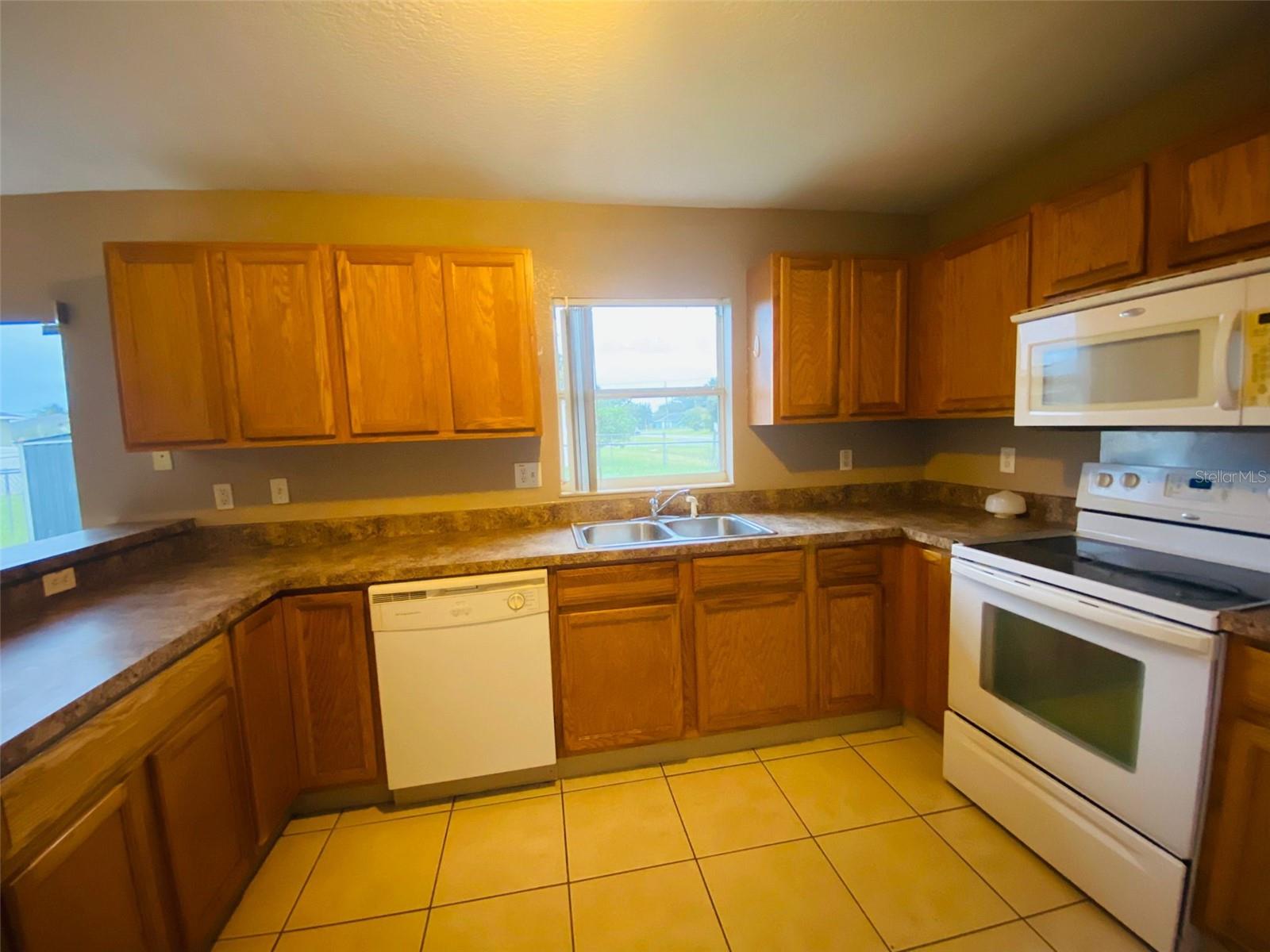 Image 11 of 32 For 502 Albatross Drive A
