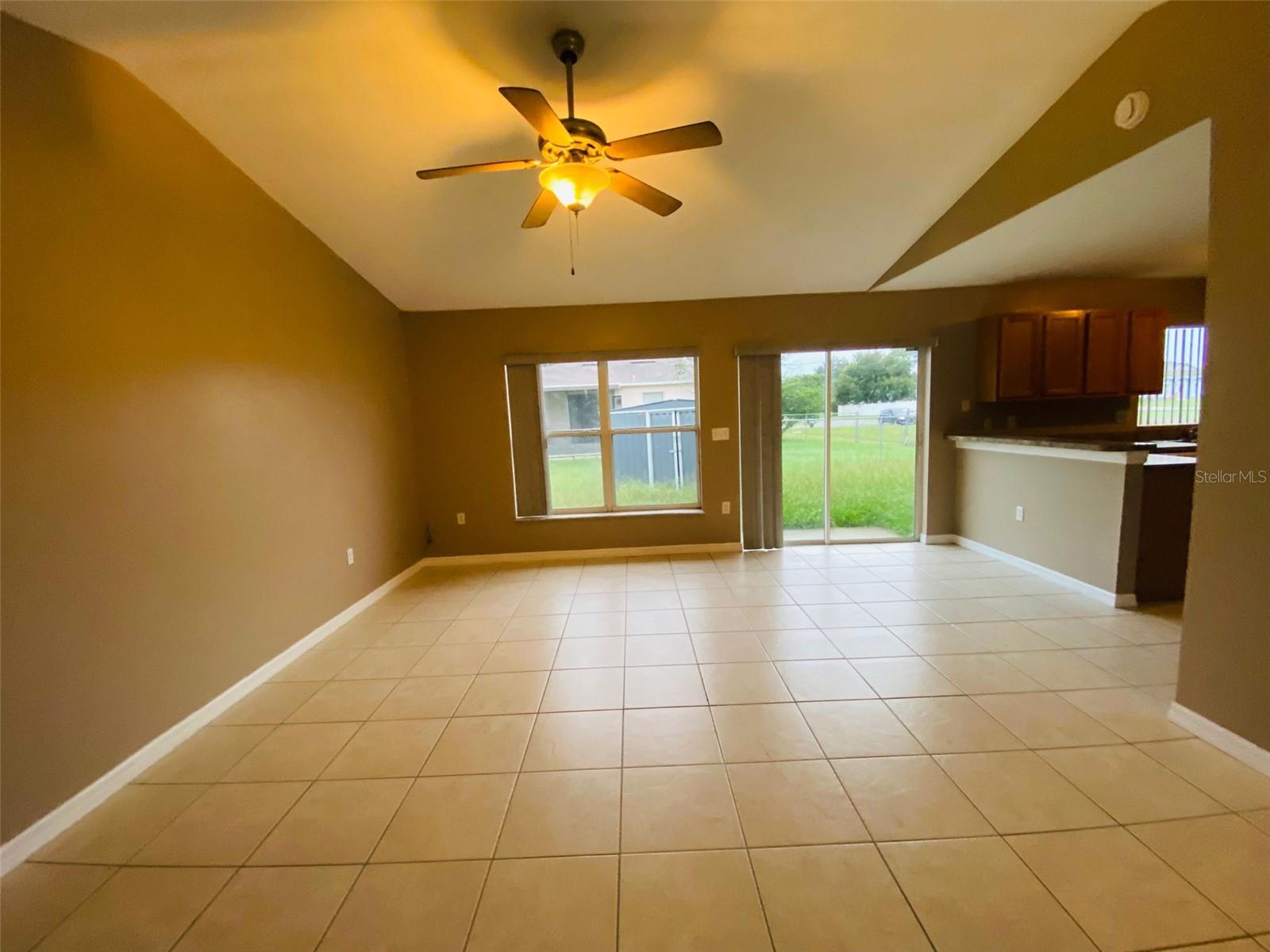Image 7 of 32 For 502 Albatross Drive A
