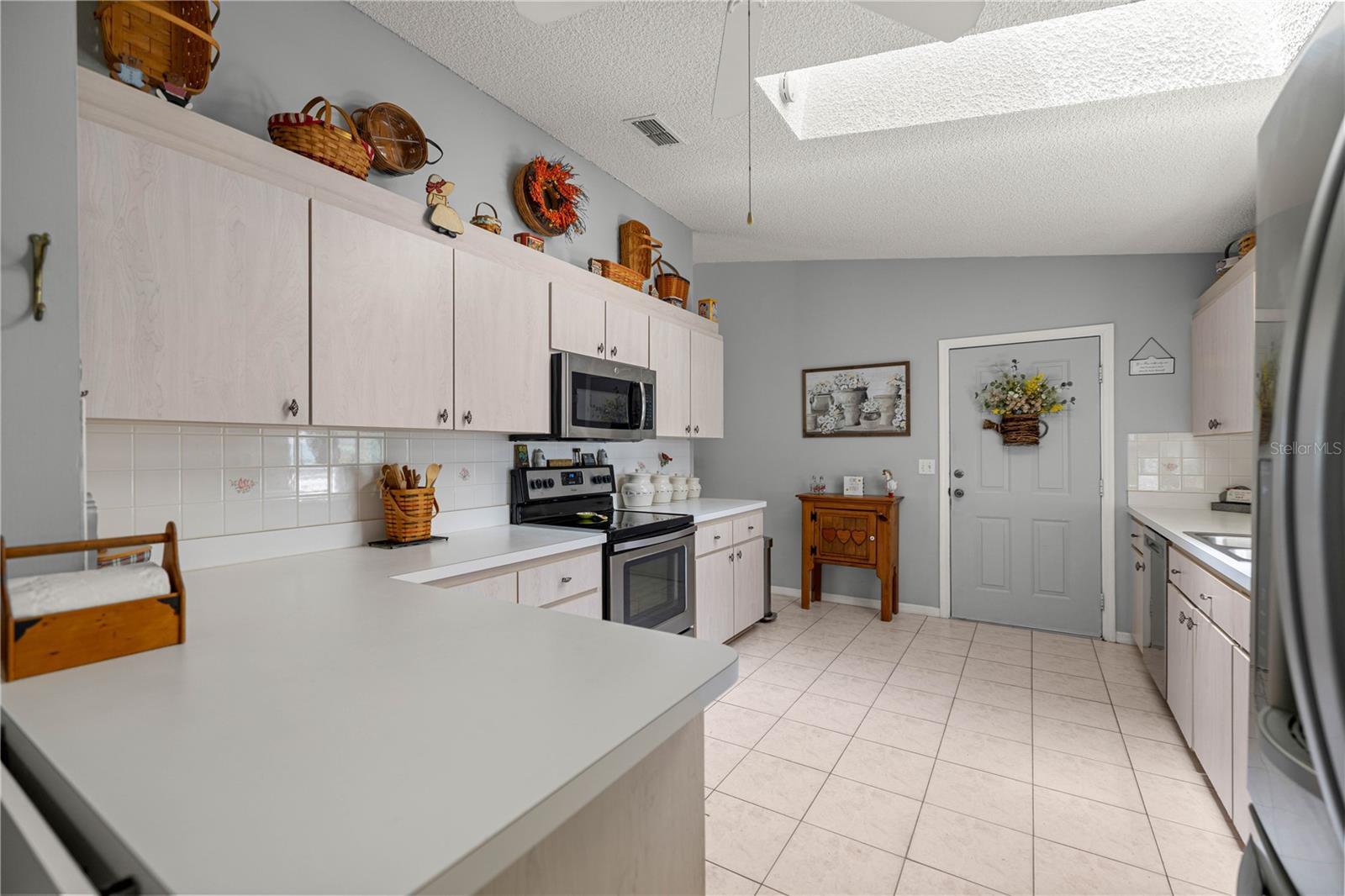Image 12 of 53 For 17533 96th Court