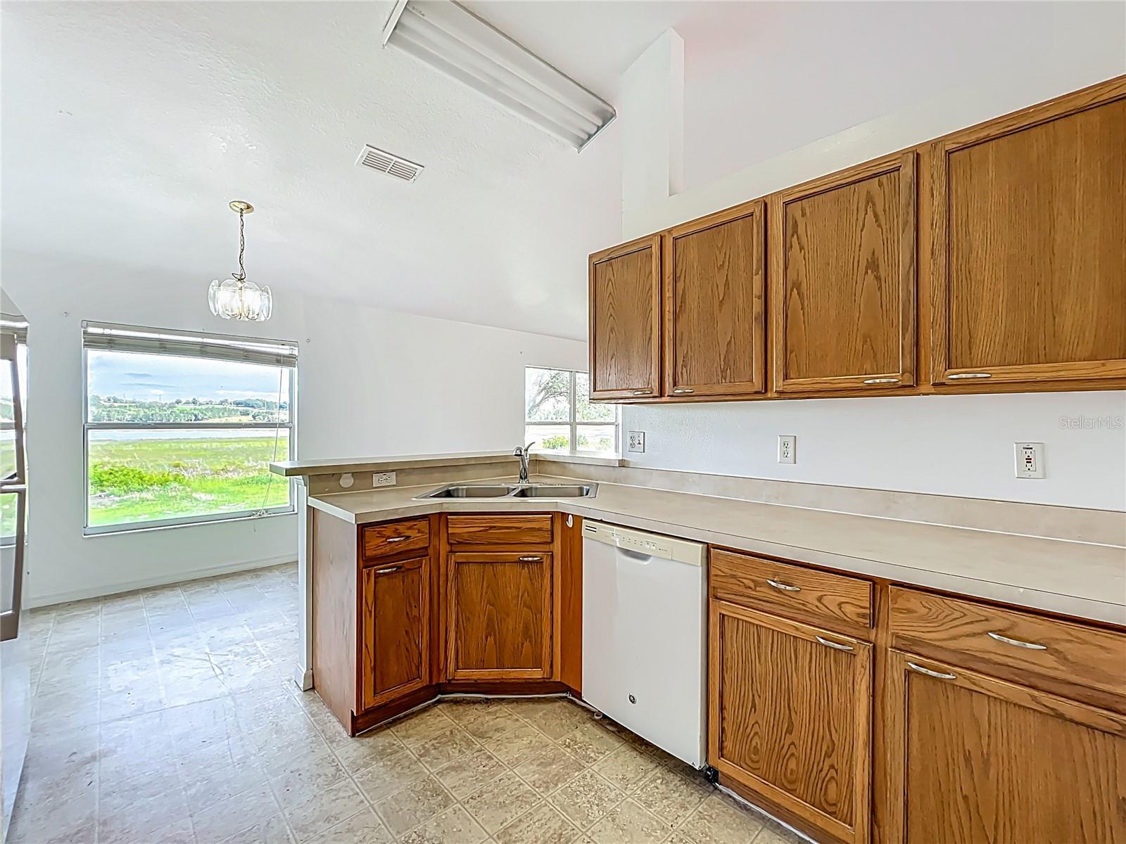 Image 11 of 19 For 439 Gentle Breeze Drive