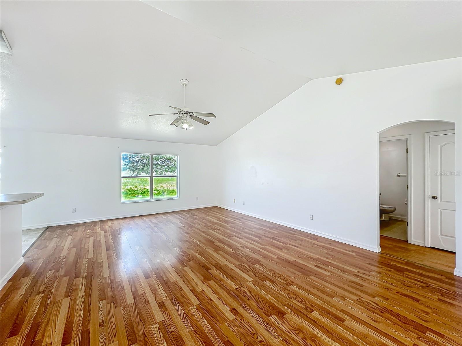 Image 6 of 19 For 439 Gentle Breeze Drive