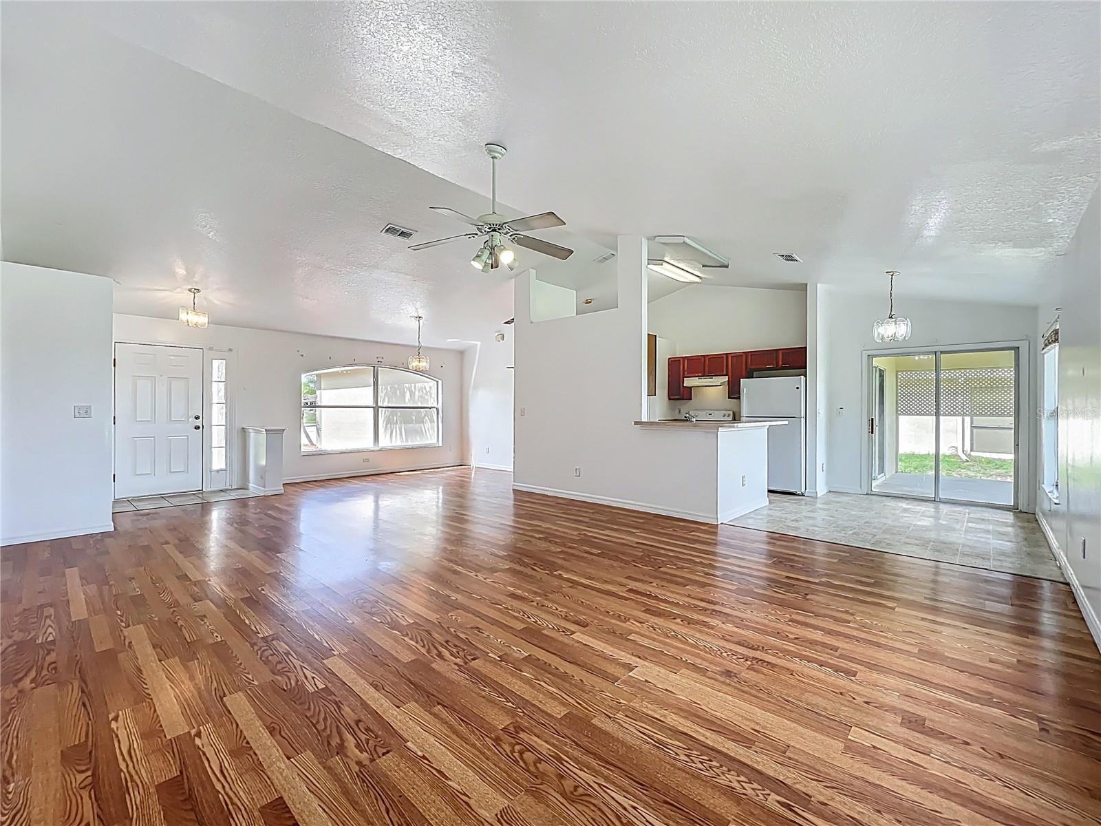 Image 8 of 19 For 439 Gentle Breeze Drive