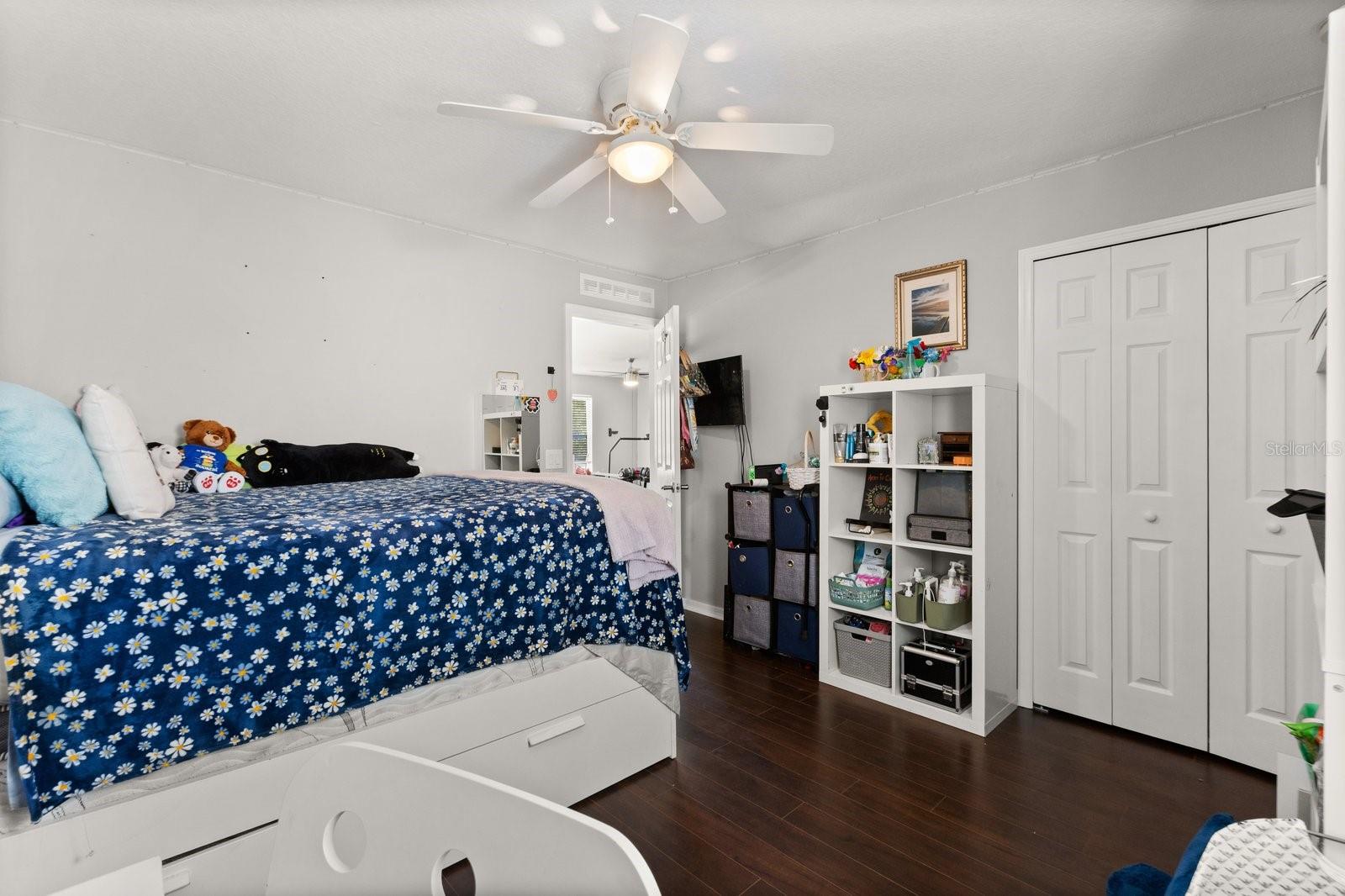 Image 18 of 34 For 800 Daybreak Drive