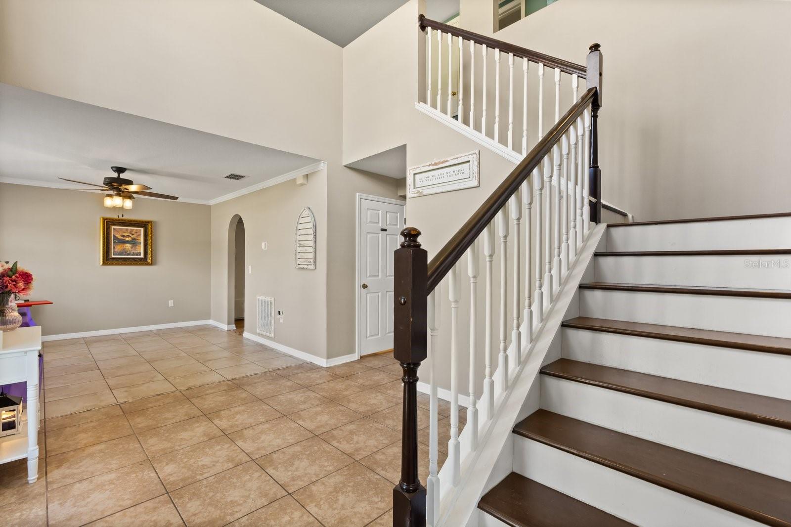 Image 7 of 34 For 800 Daybreak Drive