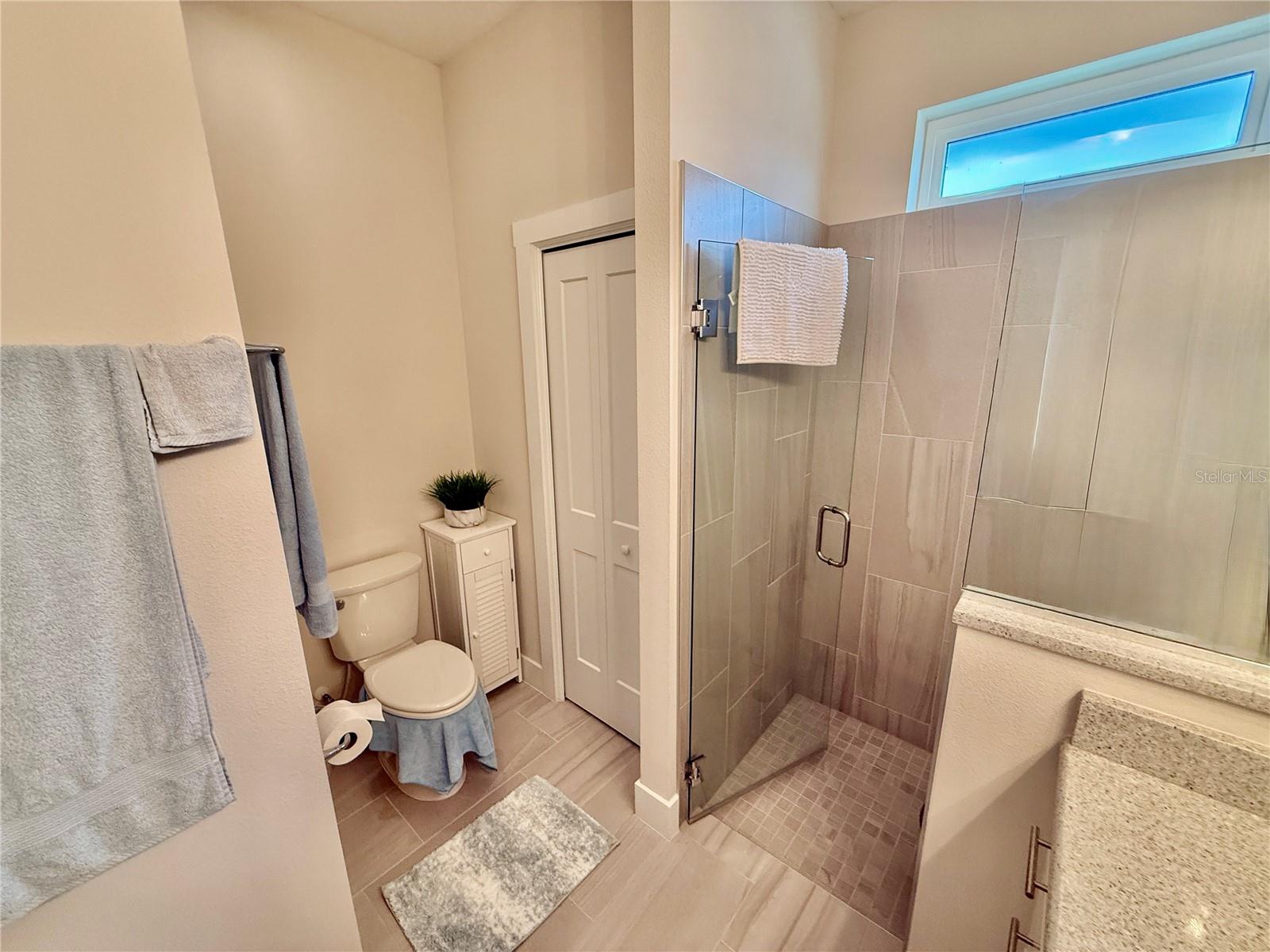 Image 22 of 39 For 12110 Grand Oak Lane