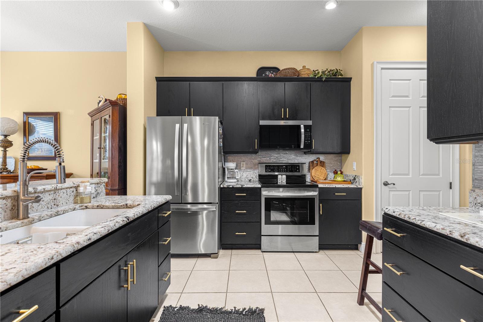 Image 18 of 57 For 39145 Treeline Drive