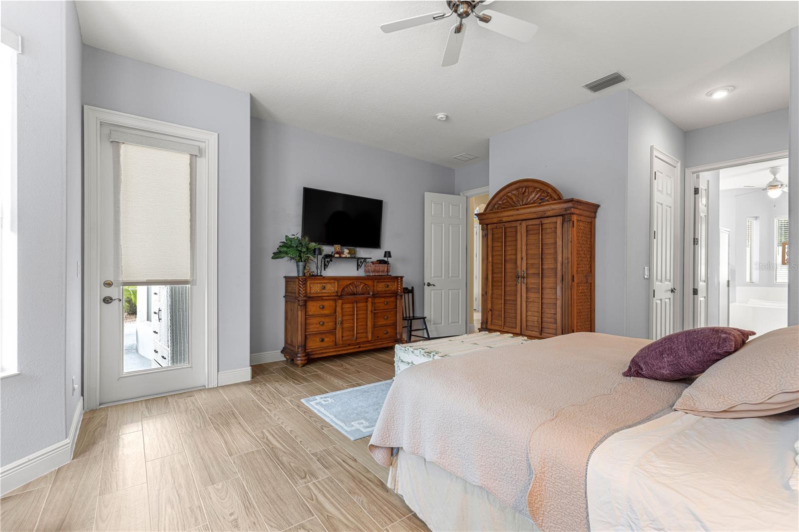 Image 24 of 57 For 39145 Treeline Drive