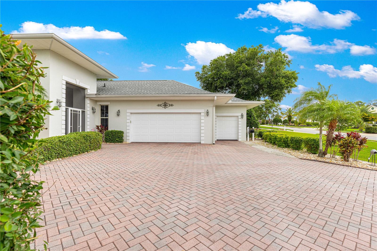 Image 4 of 57 For 39145 Treeline Drive