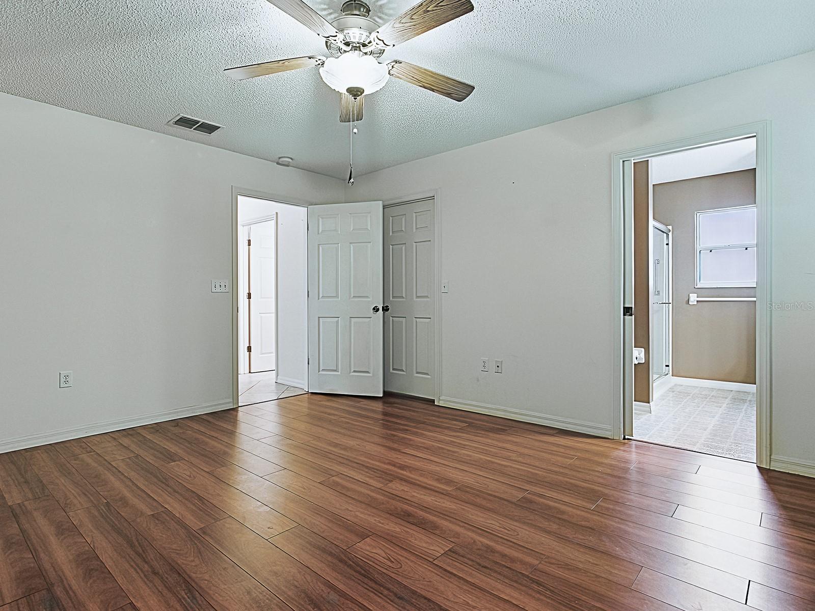 Image 20 of 39 For 409 Westwood Drive
